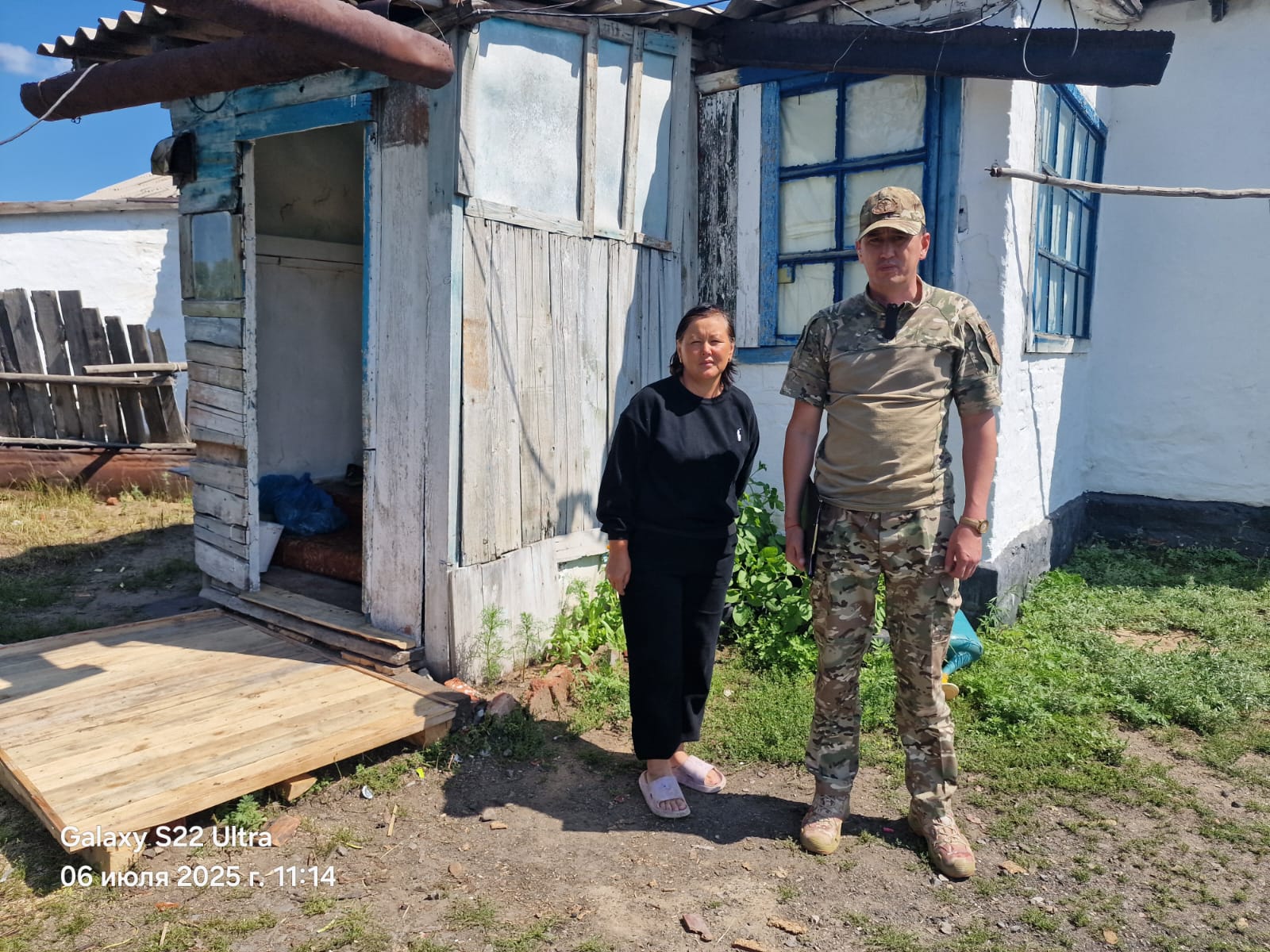 Сотрудниками ОЧС Аулиекольского района провед­ен обход сусн села Тимофеевка, входе рейда проинструктировано владельцы 6 домов относящиеся к социально уязвимым слоям населения.