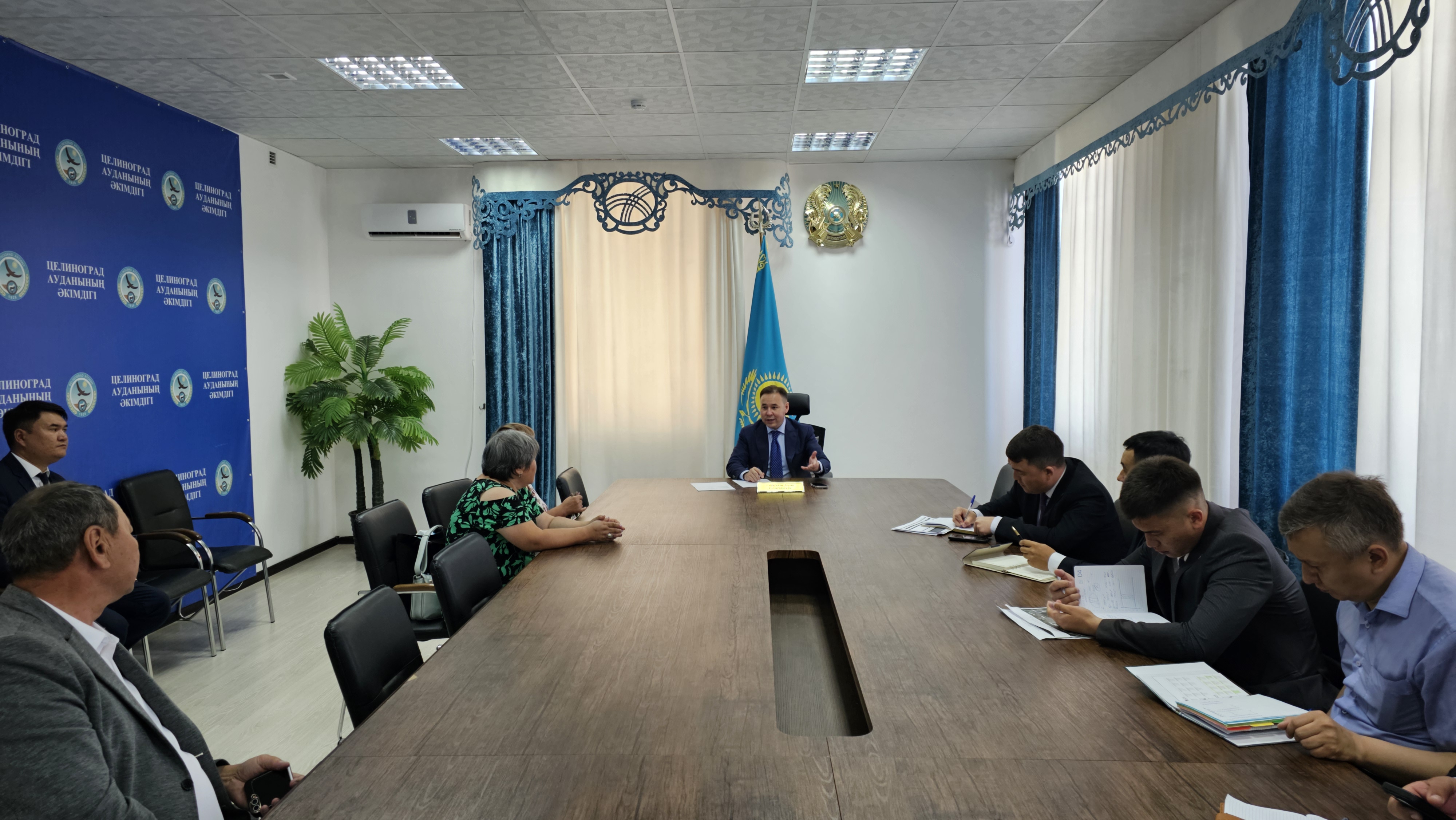 Целиноград ауданының әкімі Дарын Сабырғалиұлы азаматтарды жеке мәселелері бойынша кезекті қабылдауды өткізді
