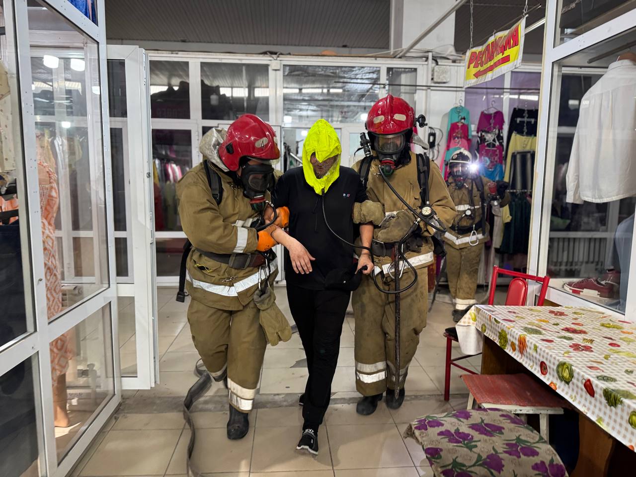 На рынке «Бек» в Таразе проведено пожарно-тактическое занятие