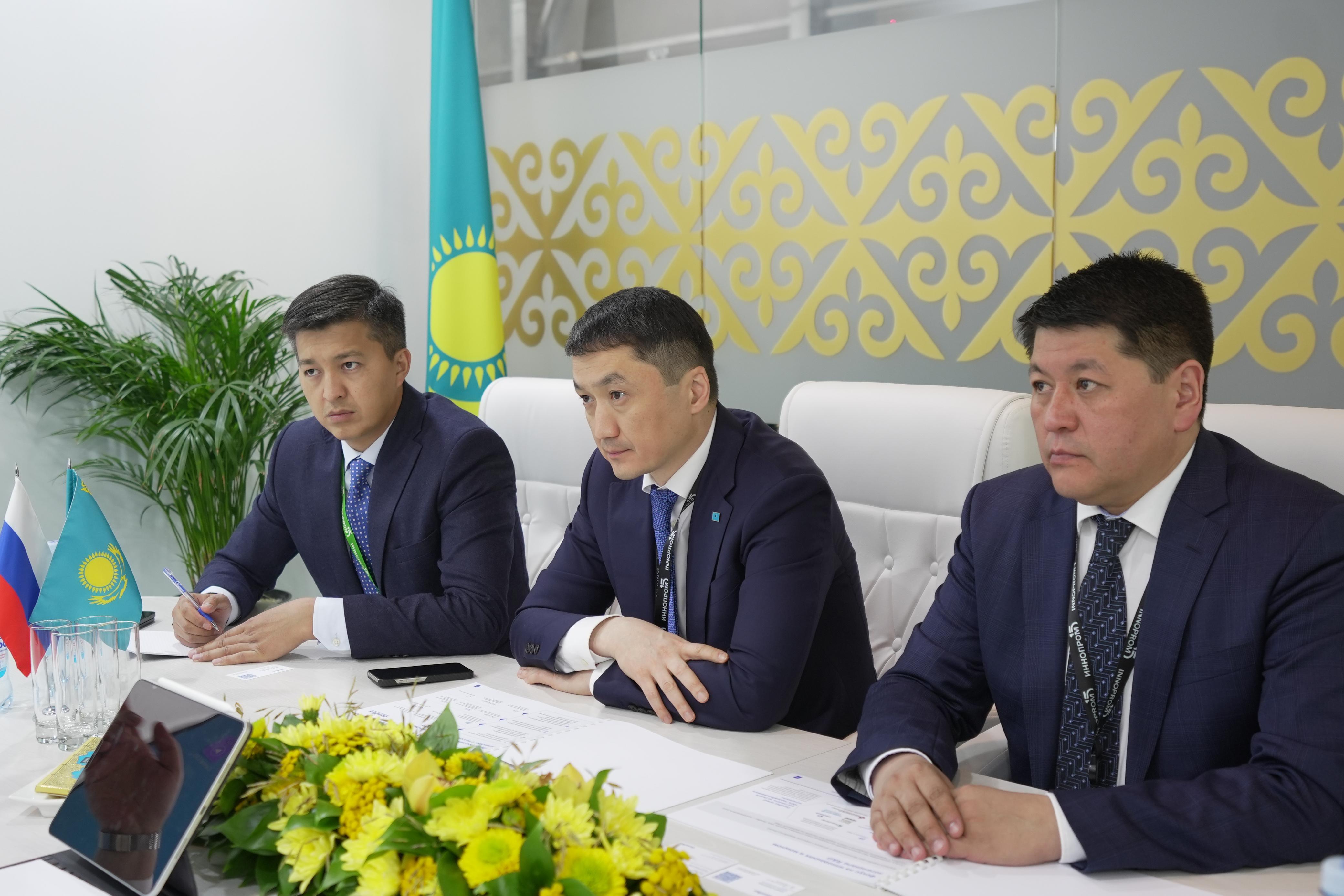 Встречи вице-министра Олжаса Сапарбекова на Иннопроме: Расширение Промышленного сотрудничества в рамках международной промышленной выставки Иннопром