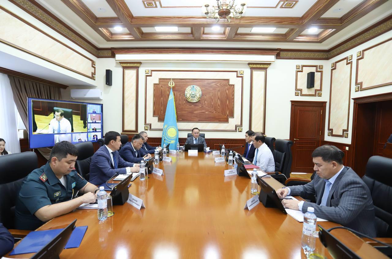Облыс әкімдігінде бюджет комиссиясының отырысы өтті