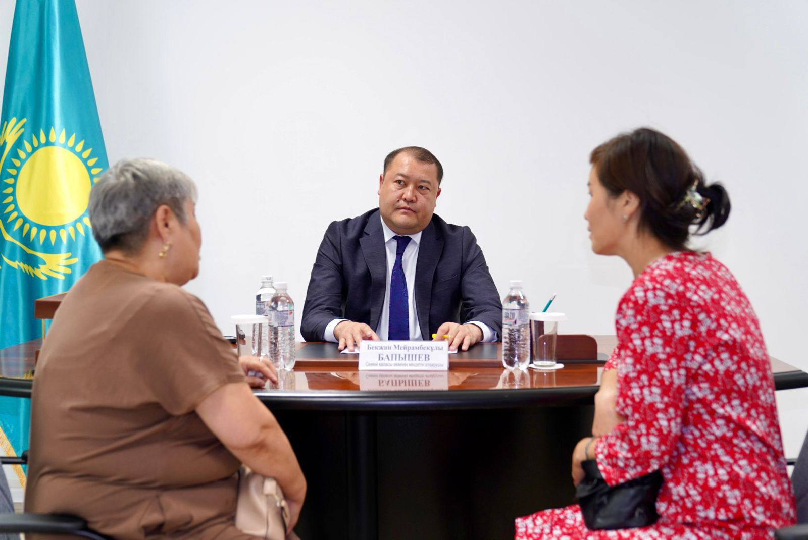 Қала әкімінің міндетін атқарушы тұрғындарды жеке мәселелері бойынша қабылдады
