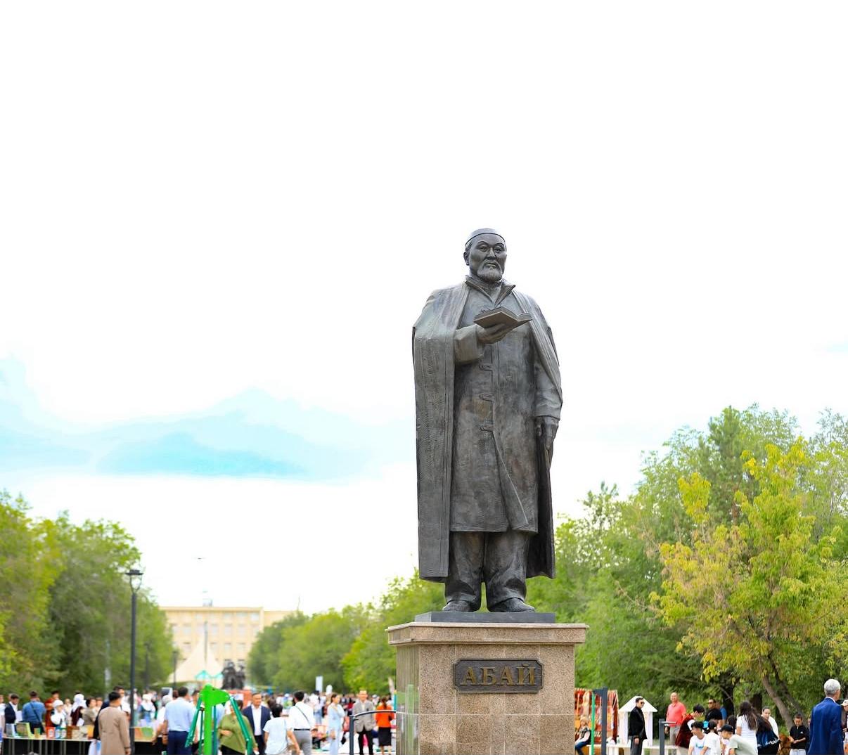 Ақтөбеде ұлы Абайдың 180 жылдығы аталып өтуде