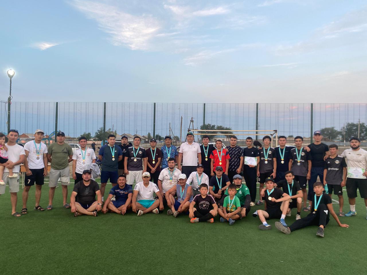 Самбай ауылында Жастар және Спорт күніне арналған футбол турнирі өтті.