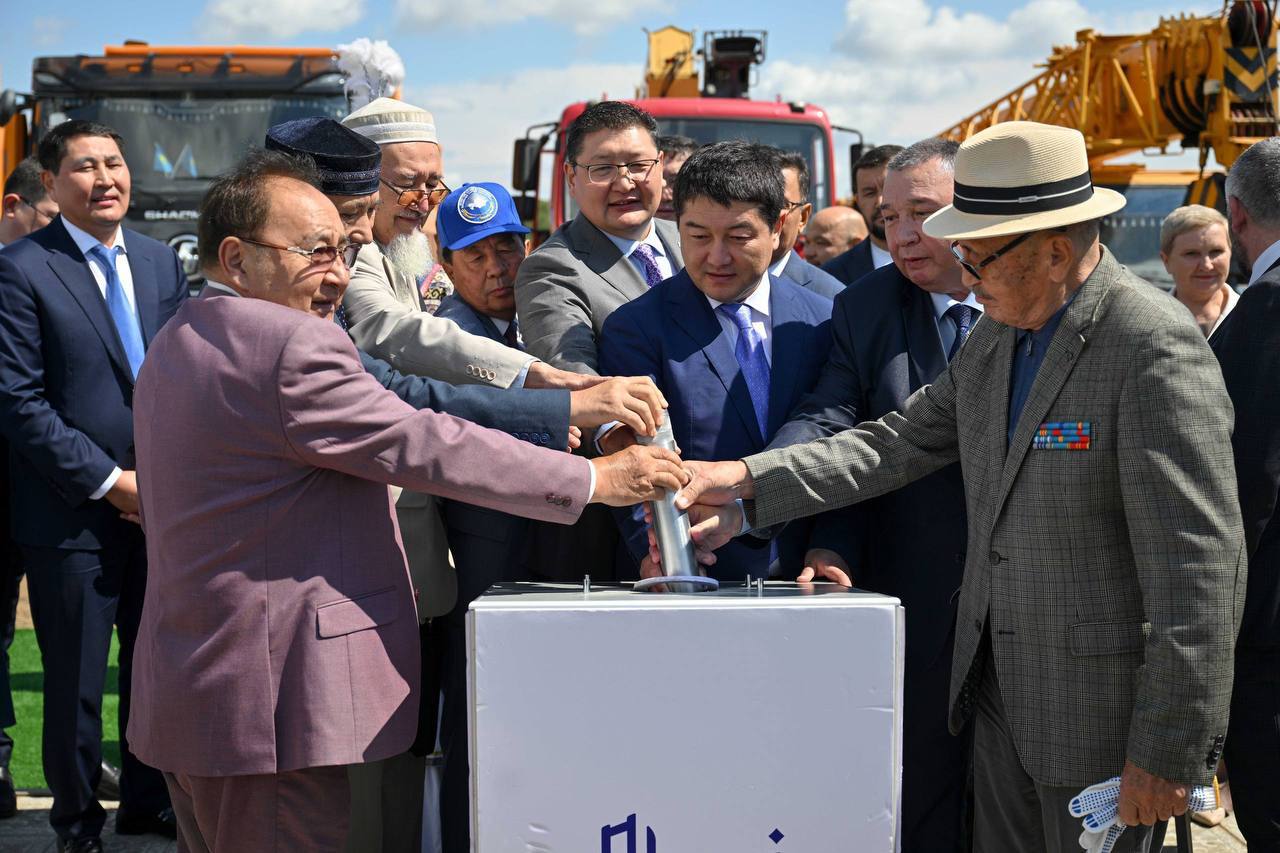 Маңғыстау облысы Семей қаласына Достық үйін салып береді