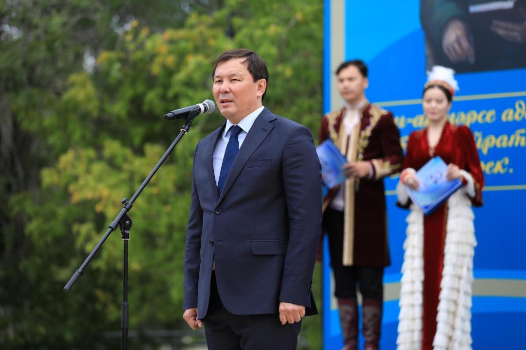 Ақтөбеде ұлы Абайдың 180 жылдығы аталып өтуде