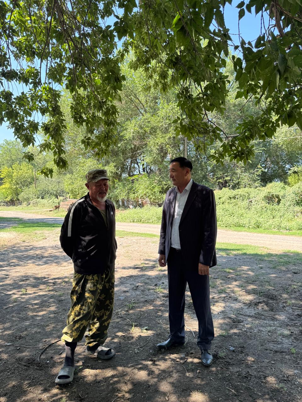 Округ әкімі Бесағаш ауыл тұрғындарына жеке қабылдау өткізді.