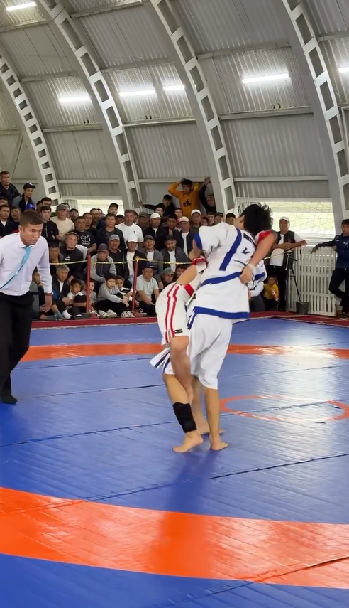 Абай ауданында қазақ күресінен Республикалық турнир өтіп жатыр