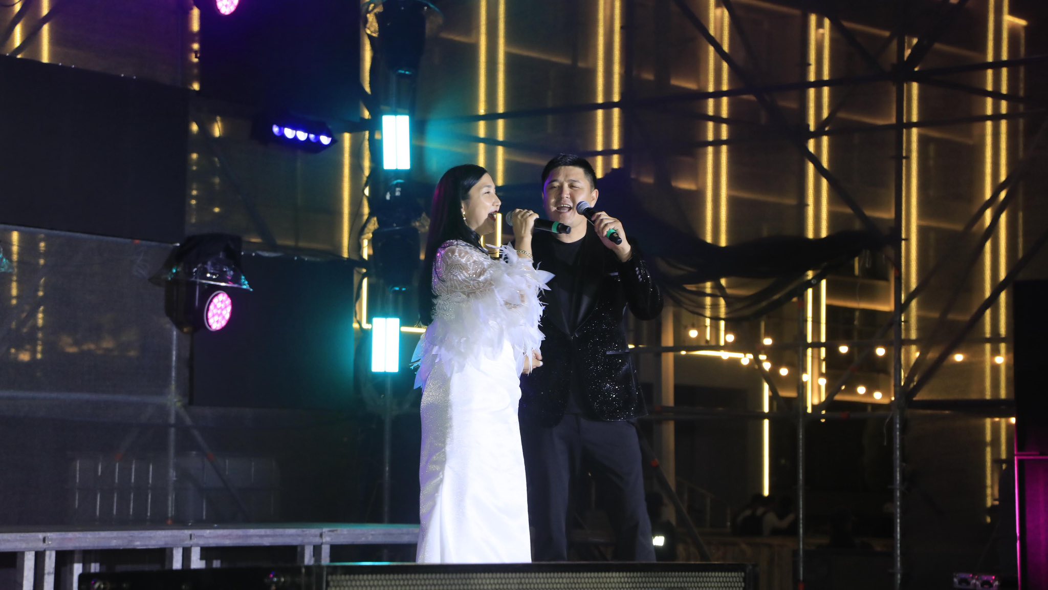 Түркістандық өнерпаздар әннен шашу шашты