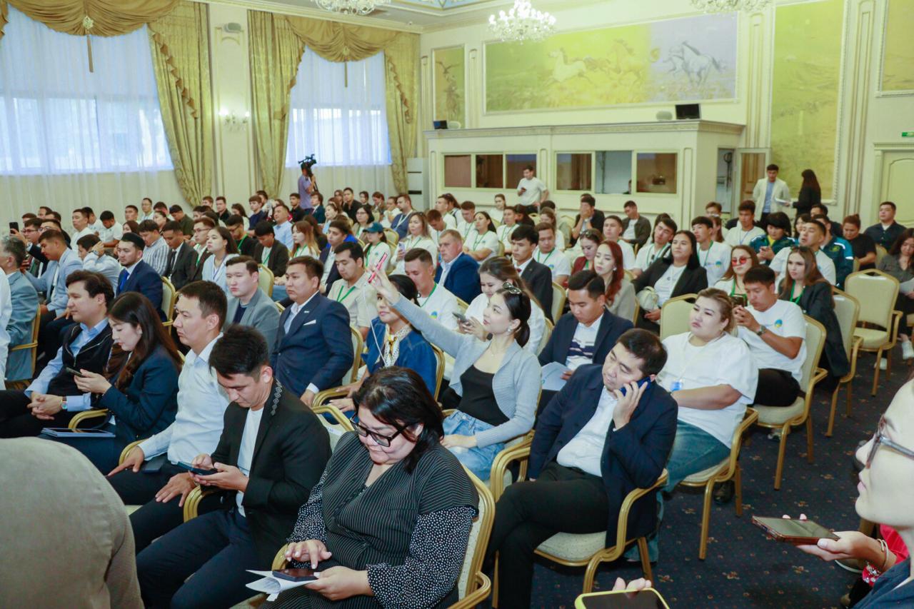  Халықаралық Жастар күні, сондай-ақ жұмысшы мамандықтар жылы аясында Павлодарда республикалық жастар форумы басталды.