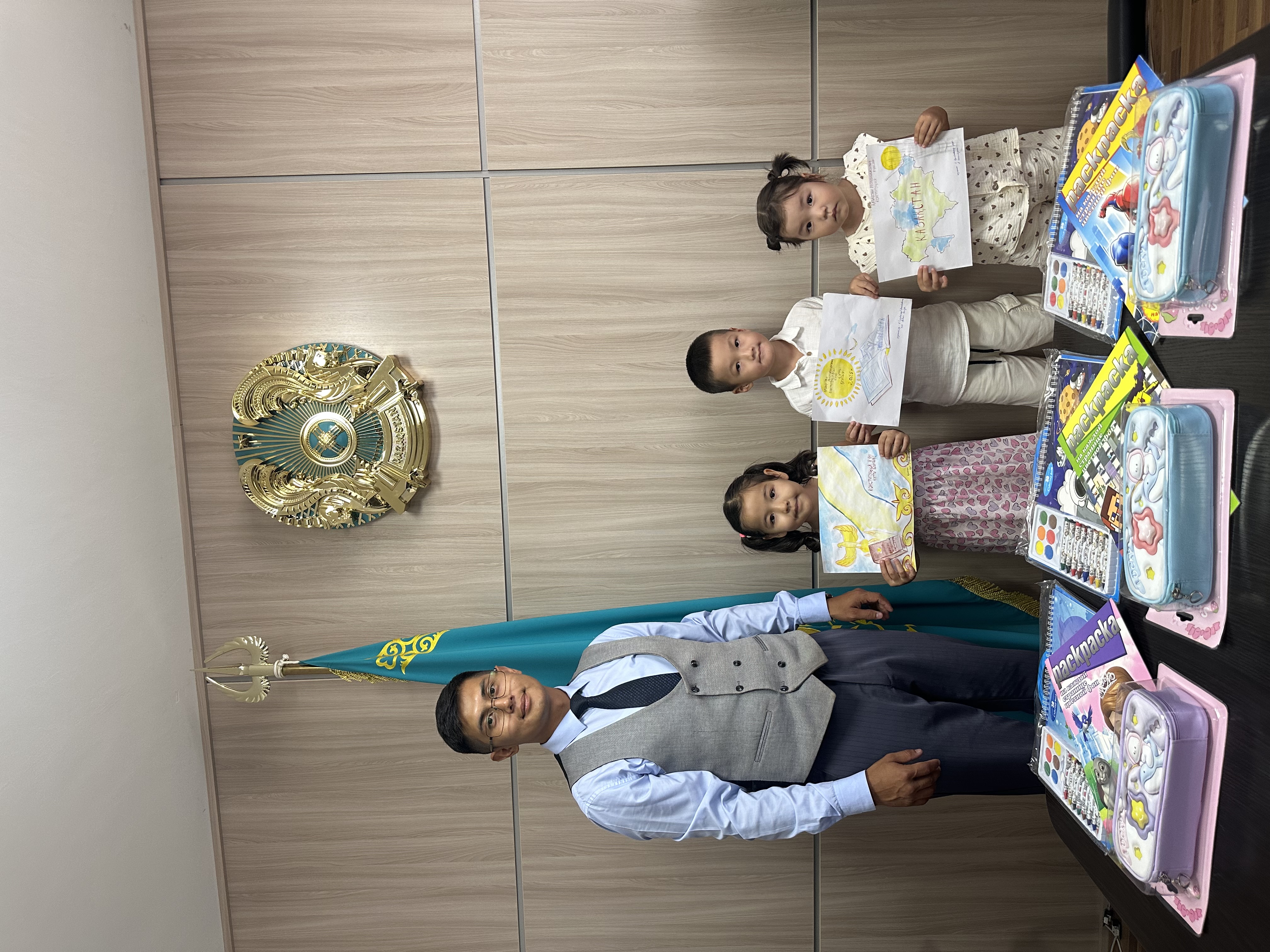 «Конституция - келешек кепілі» тақырыбында сурет салу байқауы өткізілді