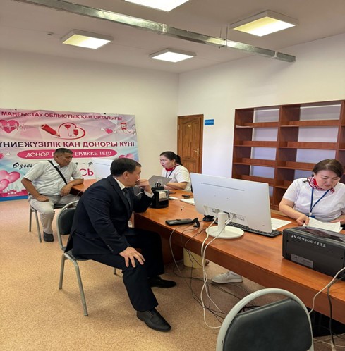 Государственные служащие региона в добровольческих инициативах