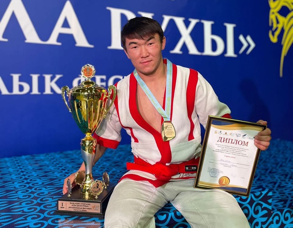 Мойынқұмдық балуан – Қазақстан кубогінің жеңімпазы