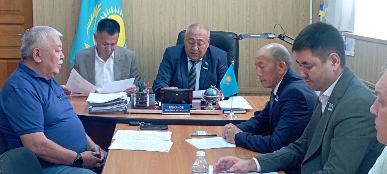 Аудандық мәслихаттың кезектен тыс 56 сессиясы өтті.