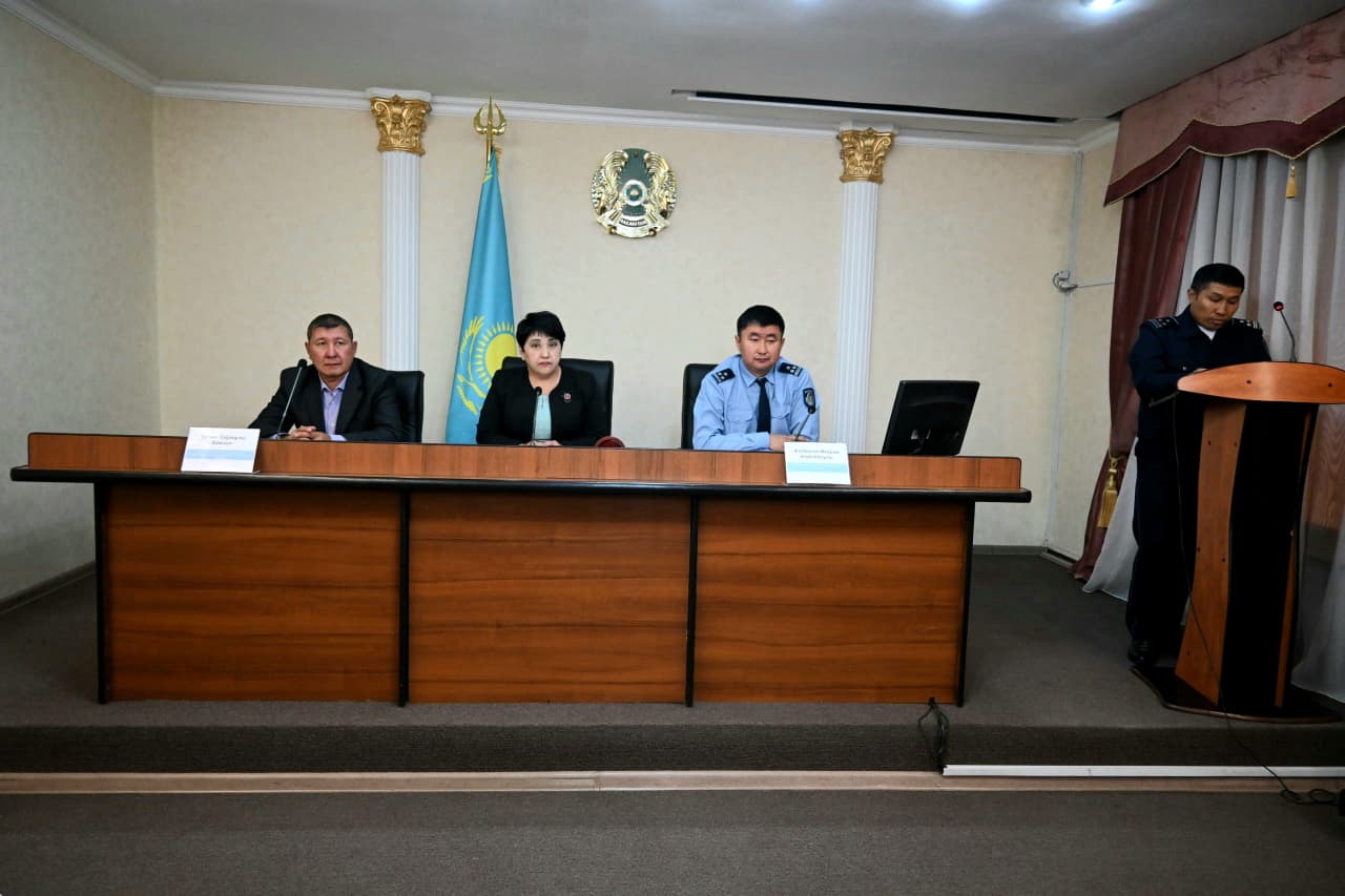Сандытау ауданы әкімінің орынбасары Сәуле Жайылғанова құқық бұзушылықтың алдын алу жөніндегі комиссия отырысын өткізді