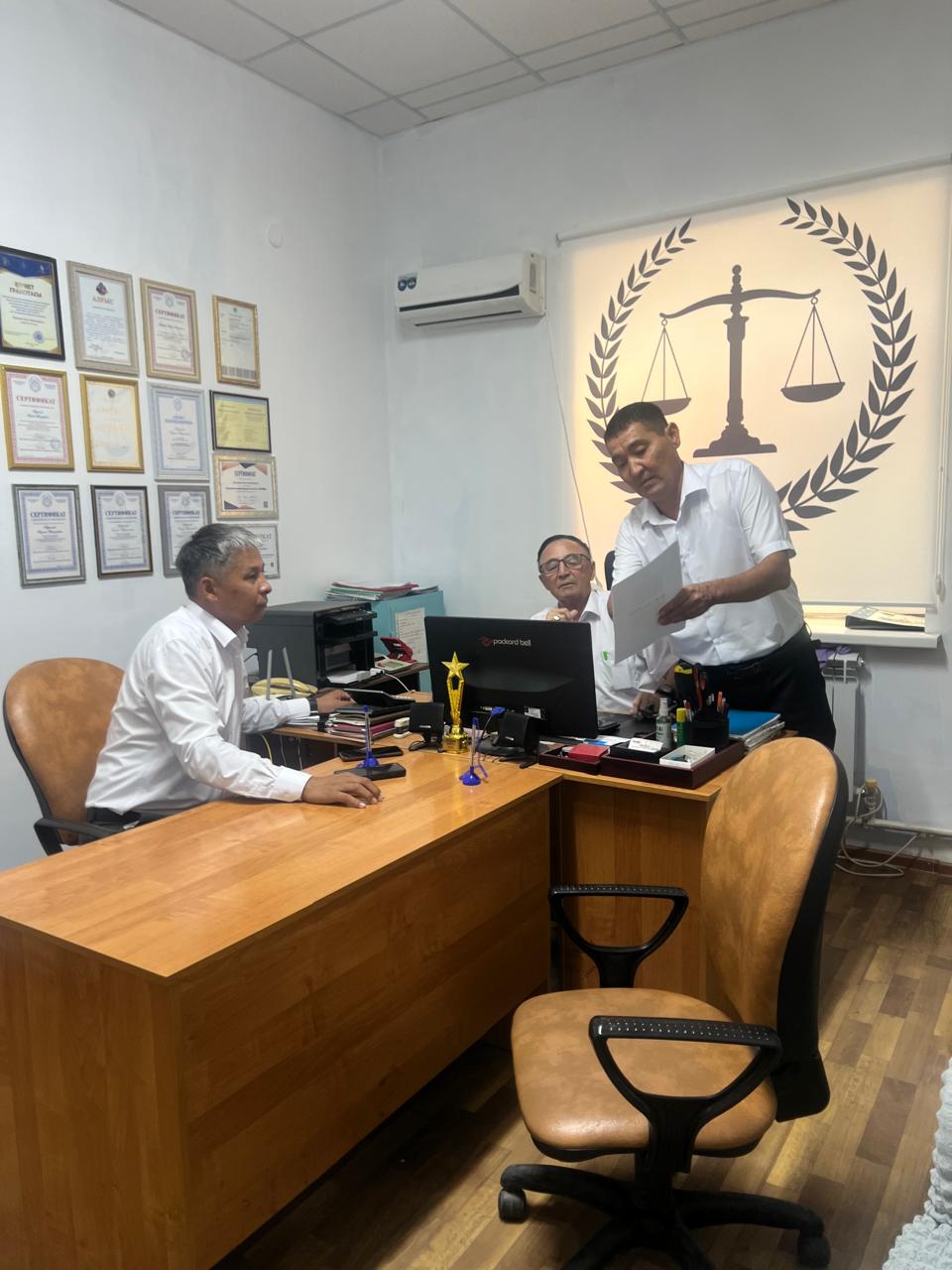 Қазалы ауданының нотариустарының ұйымдастыруымен Қазақстан Республикасы Конституциясының 30 жылдығына арналған «Әр азаматқа –заңдық көмек!» акциясы өткізілді.