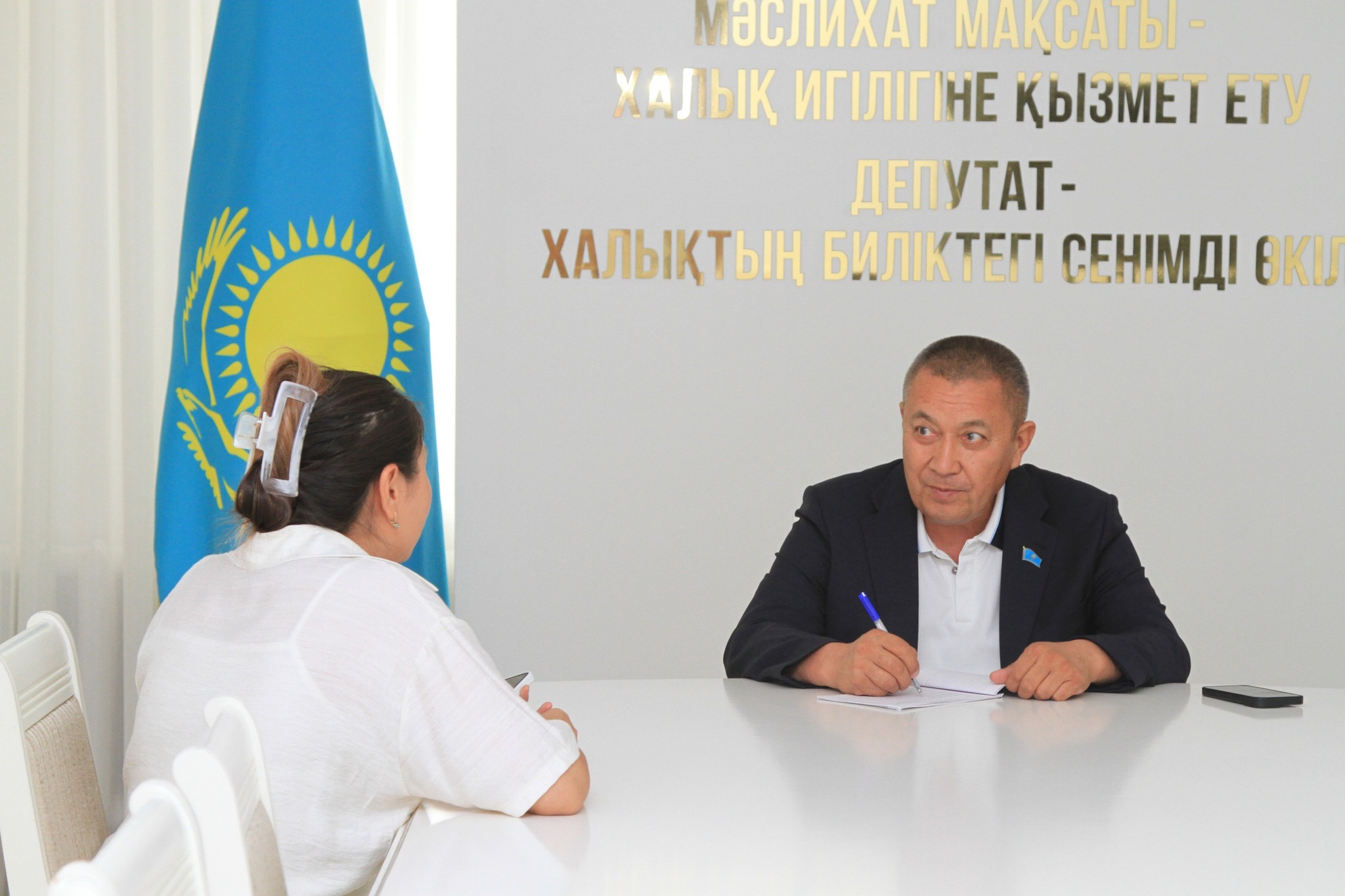 2025 жылдың 11-15 тамыз күндері аралығында азаматтарды жеке өтініштері бойынша қабылдау кестесіне сәйкес, қалалық мәслихат депутаттары М.Әбдіқалықов, Р.Ысқақова, Н.Тұрғанбаев, Ә.Әбләзім, Б.Төлеген, Т.Мақаш және Ә.Мампаев тұрғындарды қабылдады.