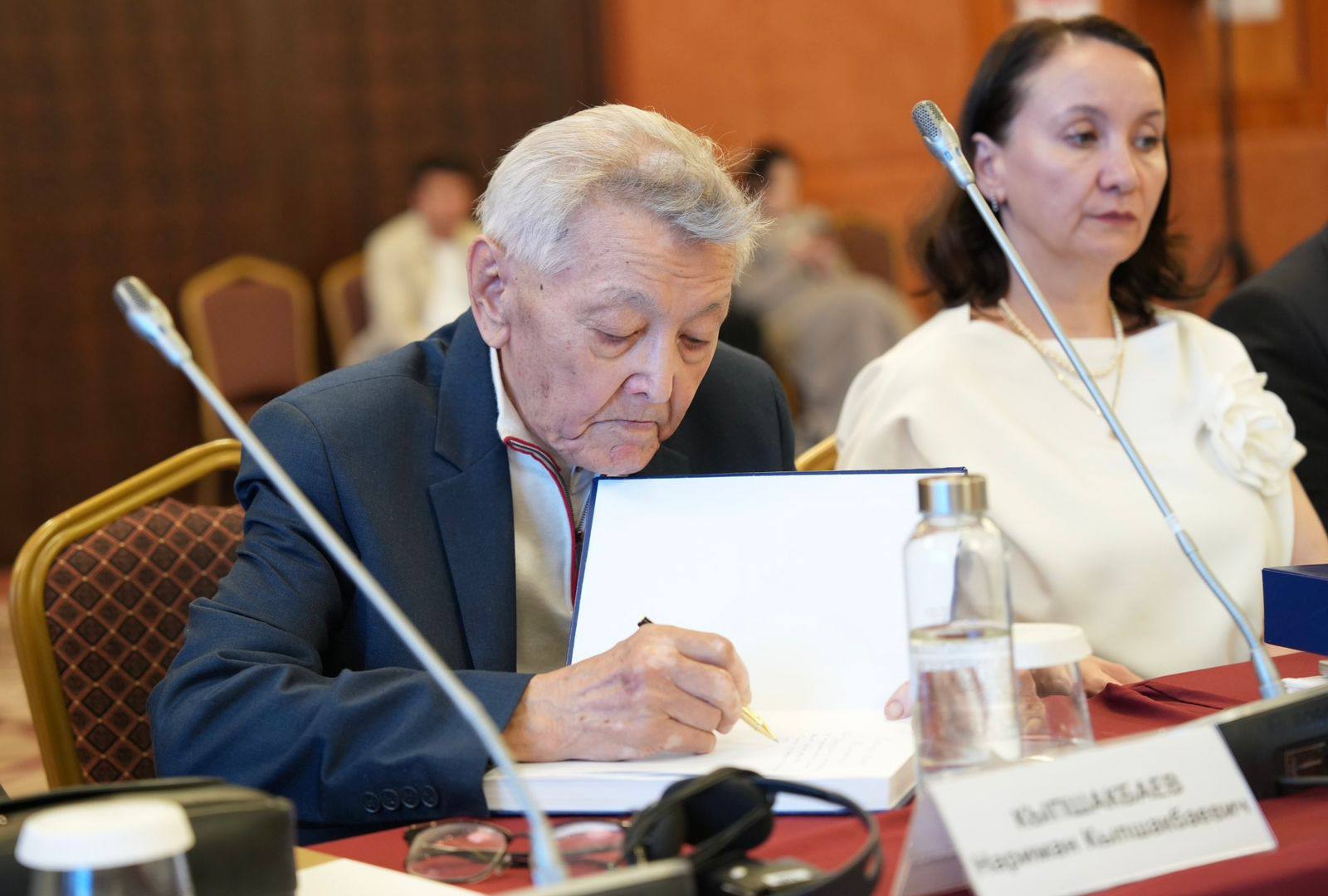 «Работал над этой книгой 70 лет»: состоялась презентация двухтомника Наримана Кыпшакбаева об истории водной отрасли Казахстана