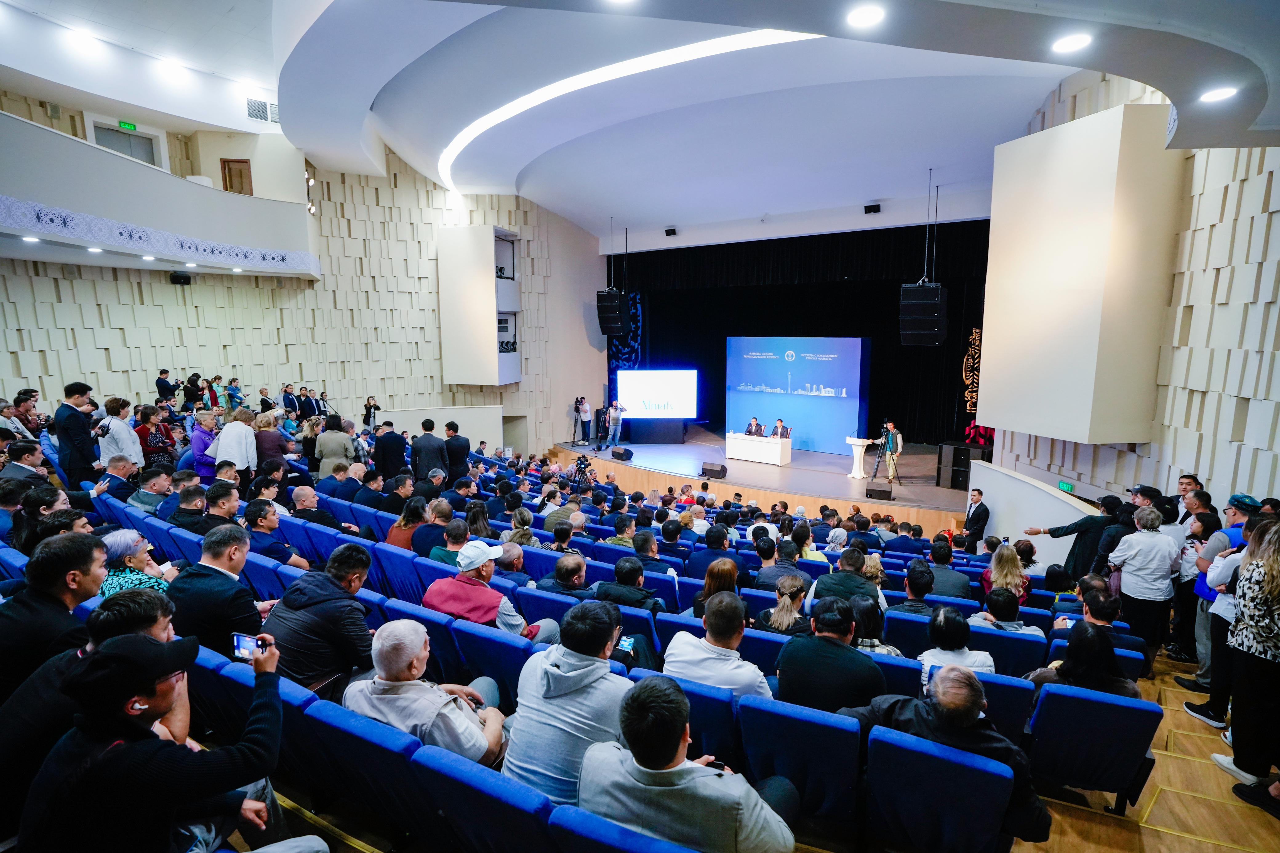 Астана әкімі Алматы ауданының тұрғындарымен есептік кездесу өткізді