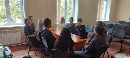 Жастармен ақпараттық-түсіндіру жұмыстары