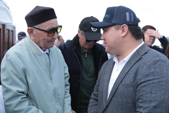 Еліміздің абзал азаматы, қоғам қайраткері, облыстық ақсақалдар алқасының төрағасы, еңбек ардагері Жарылқасын Әзіретбергенұлы 87 жасқа қараған шағында дүниеден өтті деген қайғылы хабарды терең күйзеліспен қабылдадық