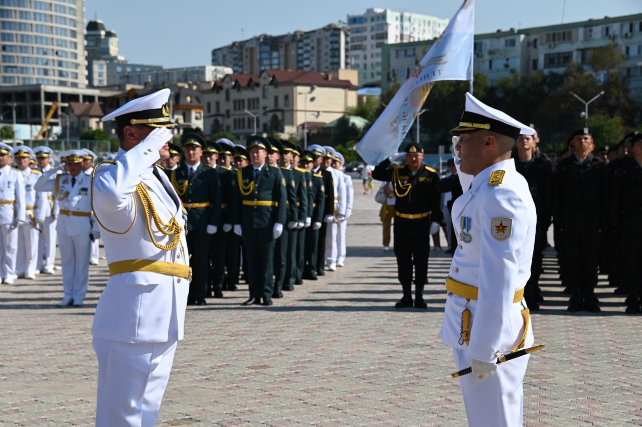 Ақтауда Әскери-теңіз туының көтерілген күні атап өтілді