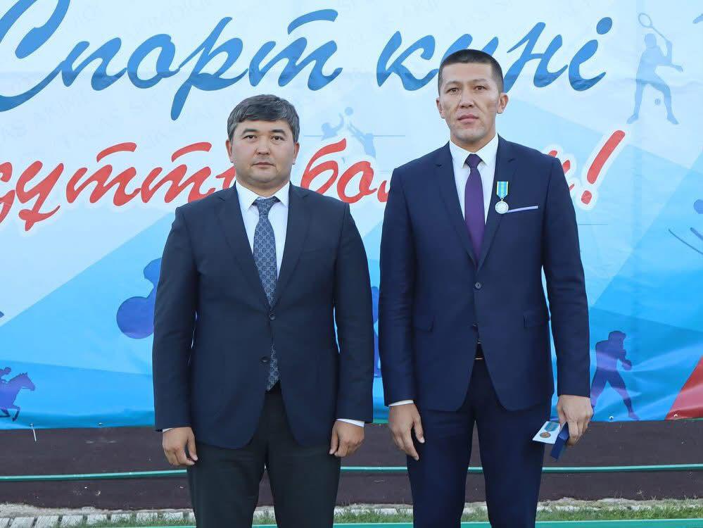 МЕДЕТ ҚАЙРАТҰЛЫ «ТАЛАС АУДАНЫНА СІҢІРГЕН ЕҢБЕГІ ҮШІН» БЕЛГІСІМЕН МАРАПАТТАЛДЫ