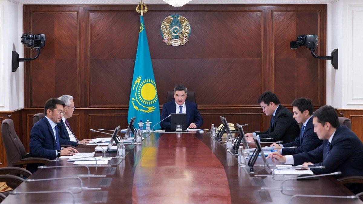 Премьер-министр Президент тапсырмаларын жүзеге асыру жөніндегі Цифрлық штаб отырысын өткізді