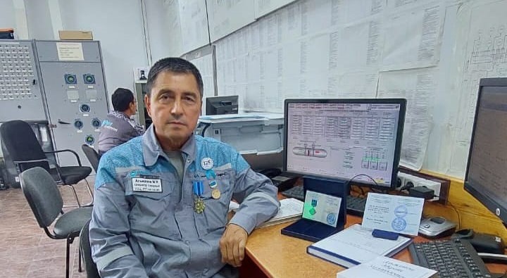Мұрат Әлжанов Шымкент мұнай өңдеу зауыты ашылғалы 40 жыл жұмыс істеуде