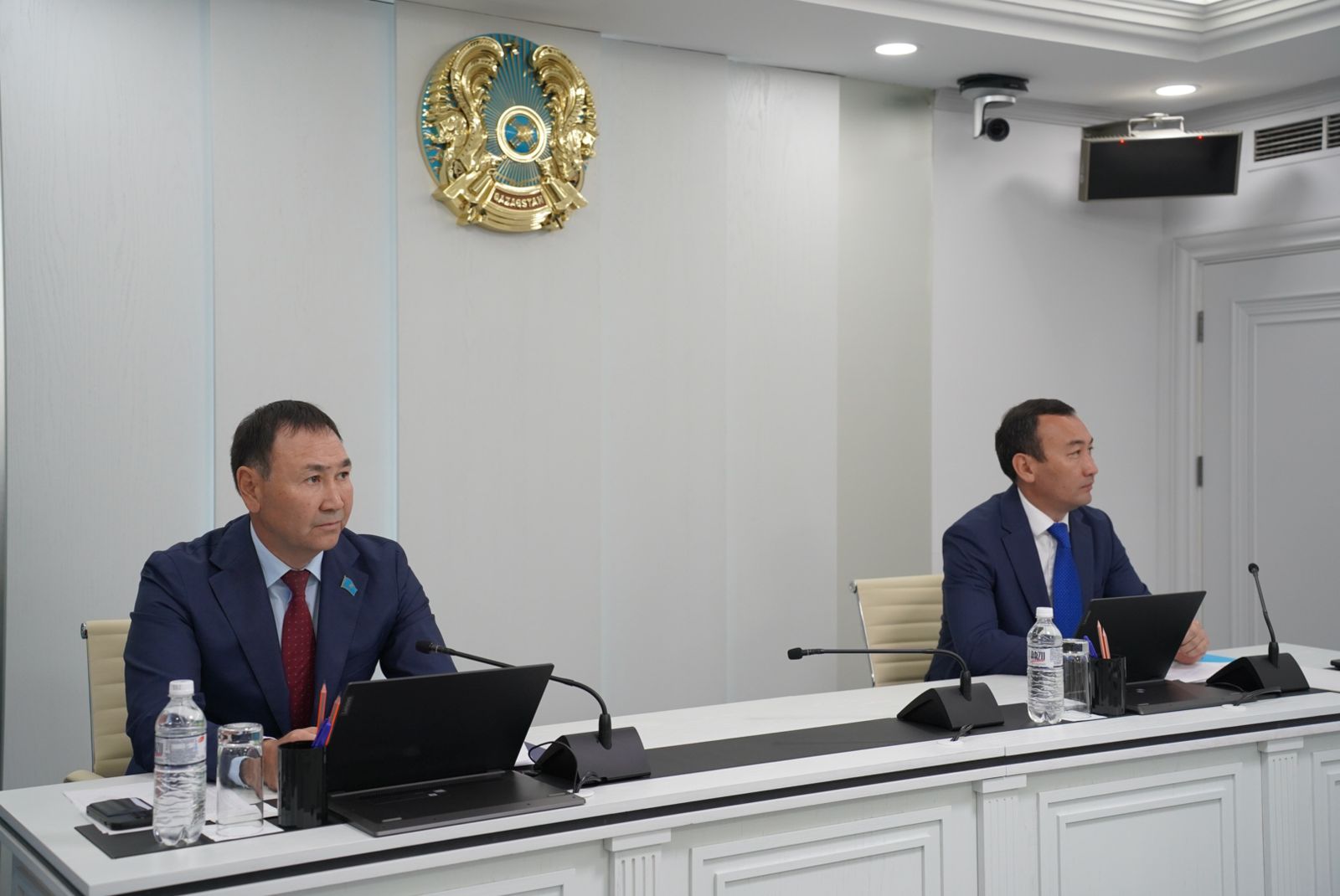 Кезектен тыс сессия: Астана қаласының жеңіл рельсті көлігі  бекеттеріне атау беру туралы