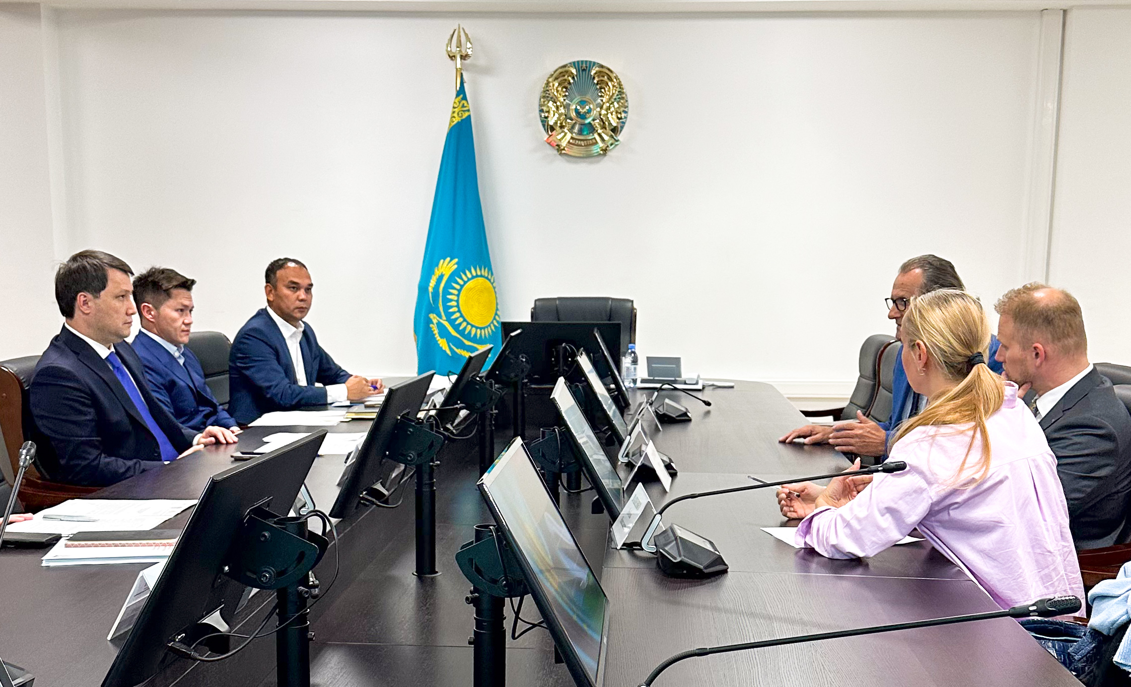 Венгрияның Aranynektár Kft компаниясы Қазақстанда бал өндіру зауытын салуды жоспарлап отыр