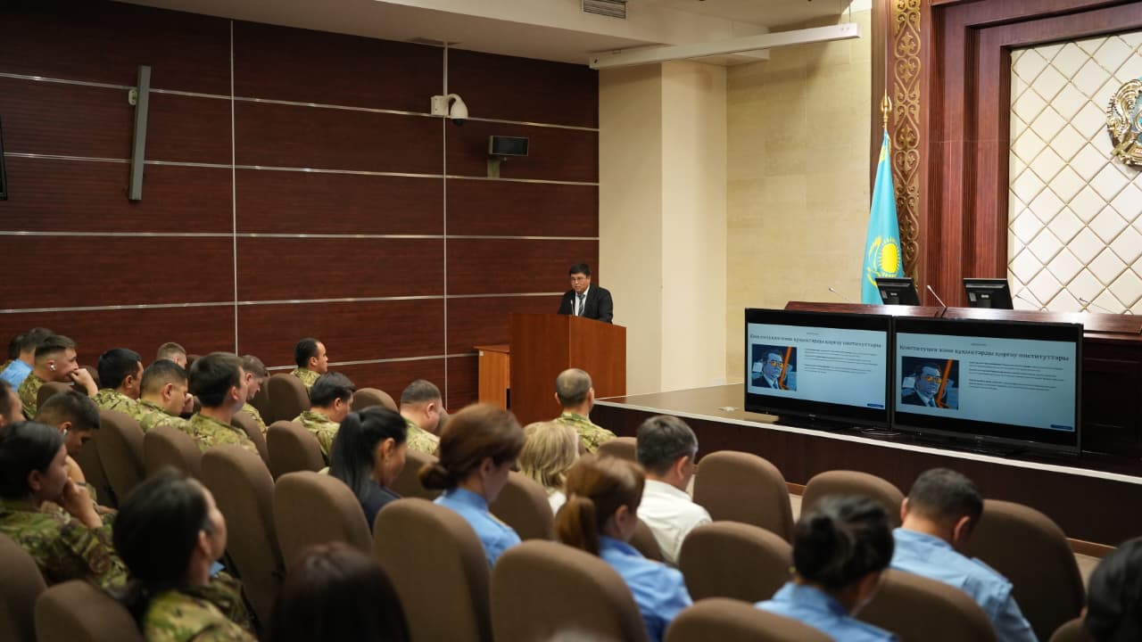 Адам құқықтары жөніндегі ұлттық орталықтың өкілі «Ата Заңым – айбыным» тақырыбында дәріс оқыды