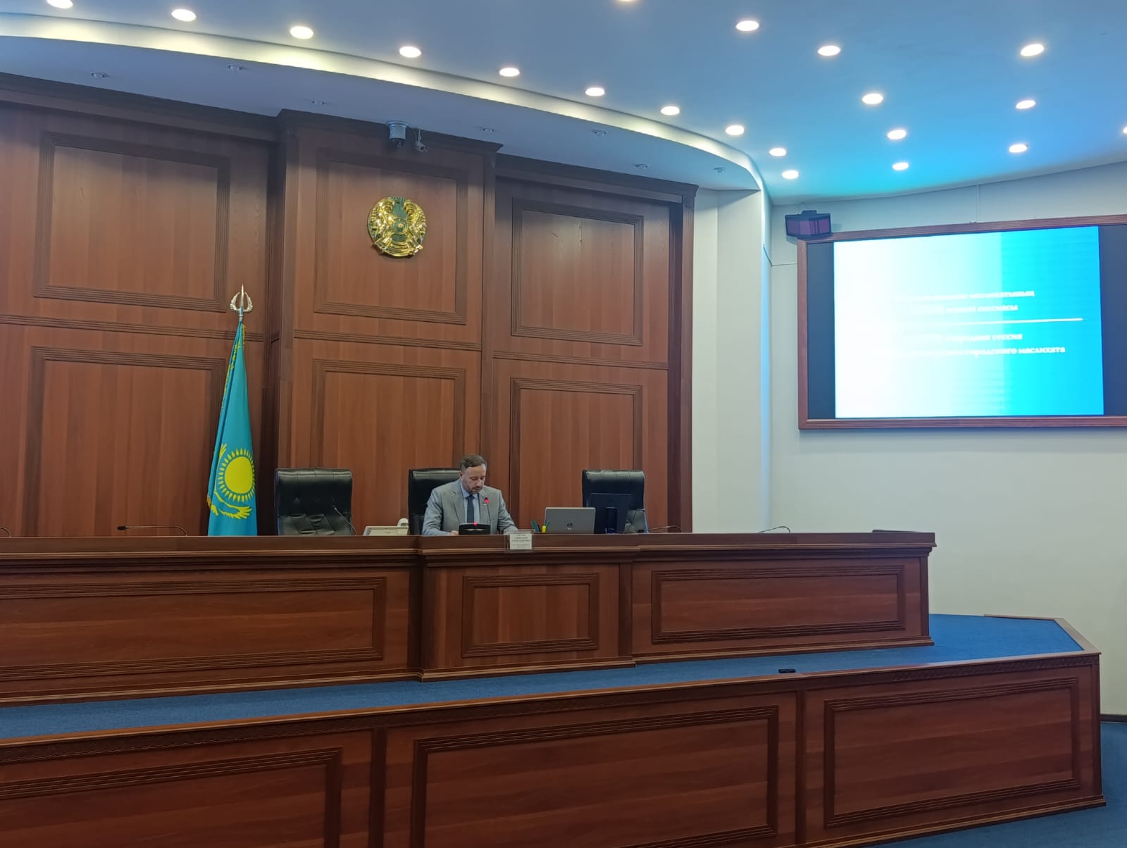 Өскемен қалалық мәслихатында кезекті 37 сессия өтті