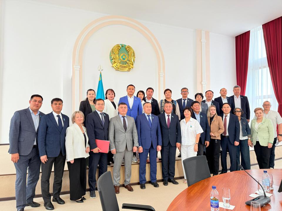 Бурабайда Ақмола облысы мәслихаттарының көшпелі отырысында туризмнің дамуы талқыланды