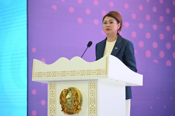 МИНИСТР КУЛЬТУРЫ И ИНФОРМАЦИИ ВСТРЕТИЛАСЬ С ИНТЕЛЛИГЕНЦИЕЙ В ШЫМКЕНТЕ