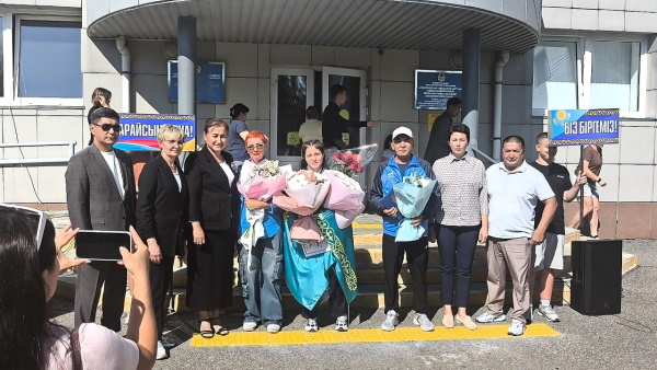 Кеше біз өзіміздің жерлесіміз, әйелдер күресінің өкілі Анна Стратанмен кездестік.
