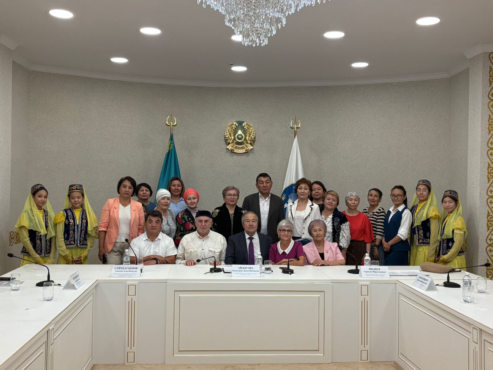 Ақмола облысы Әділет департаментімен Ақмола облыстық Қазақстан халқы Ассамблеясында «Ата Заң – тұрақтылық кепілі» тақырыбында өткізілген дөңгелек үстел шарасына қатысты.