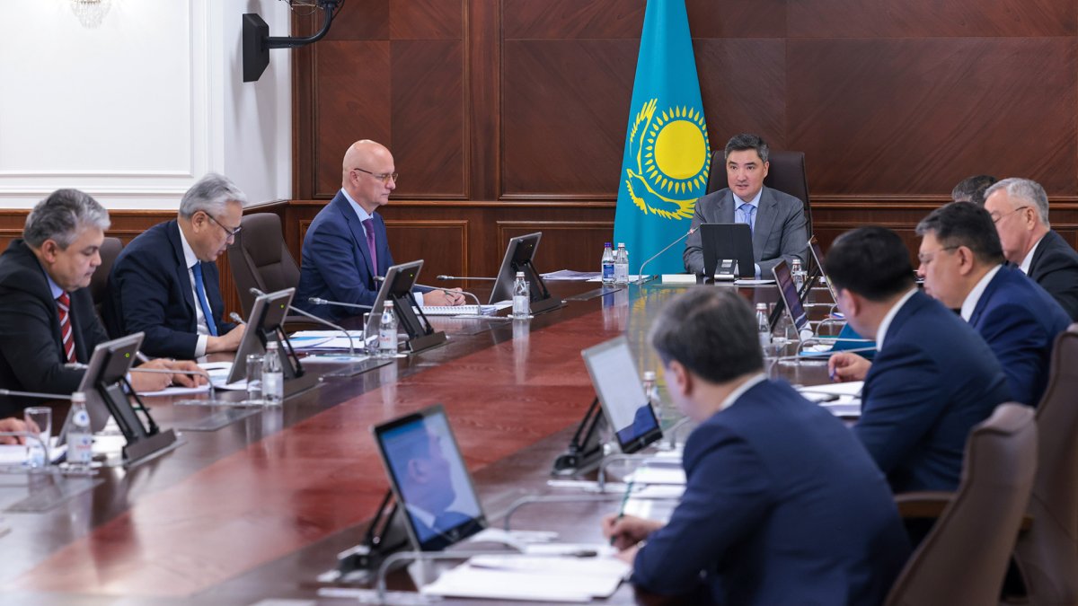 В Правительстве рассмотрели ход реализации Послания Президента в сфере энергетики и подготовку к отопительному сезону