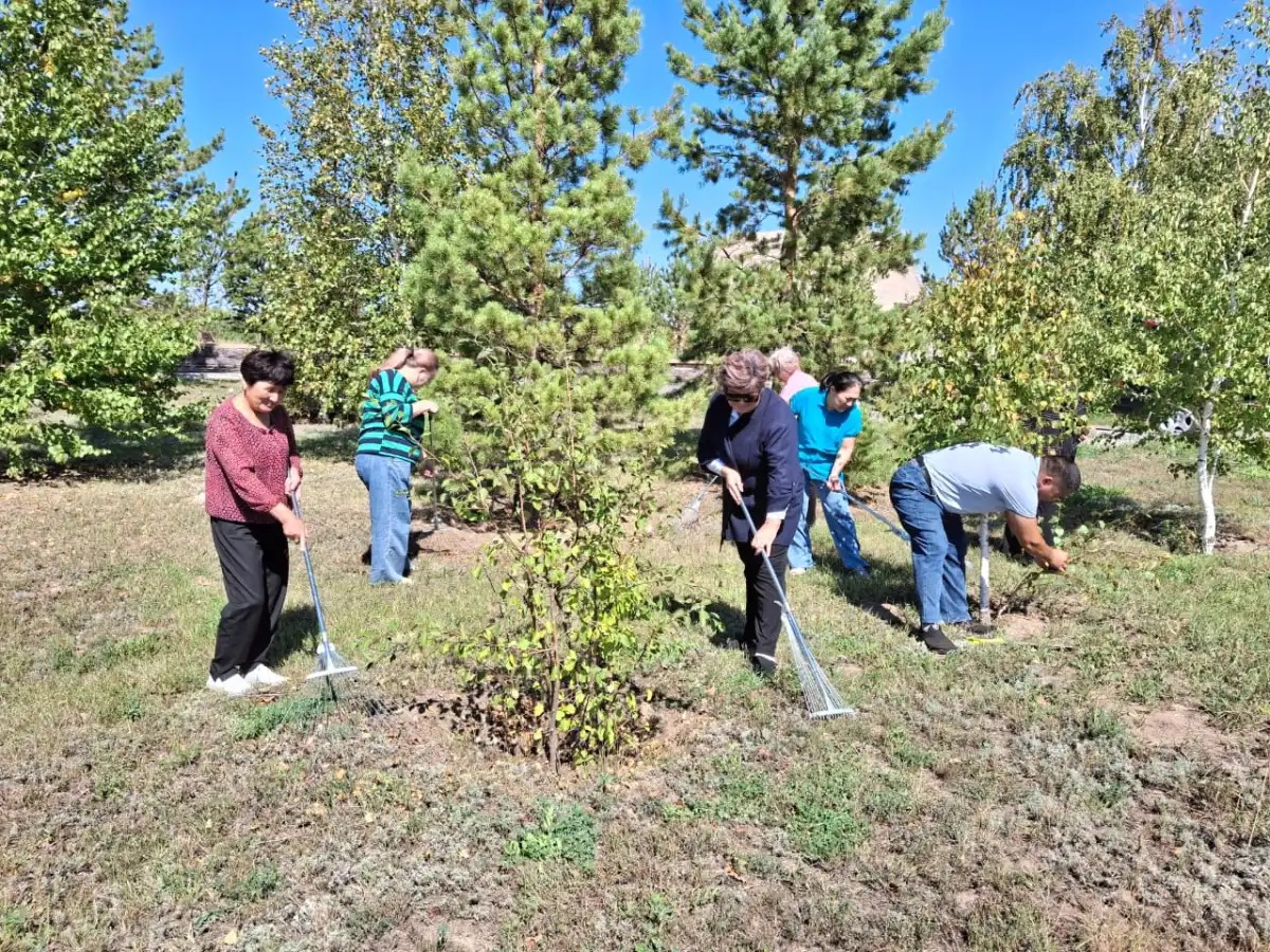 «Таза Қазақстан»: Астанада қуғын-сүргін құрбандарының аллеясында экоакция өтті