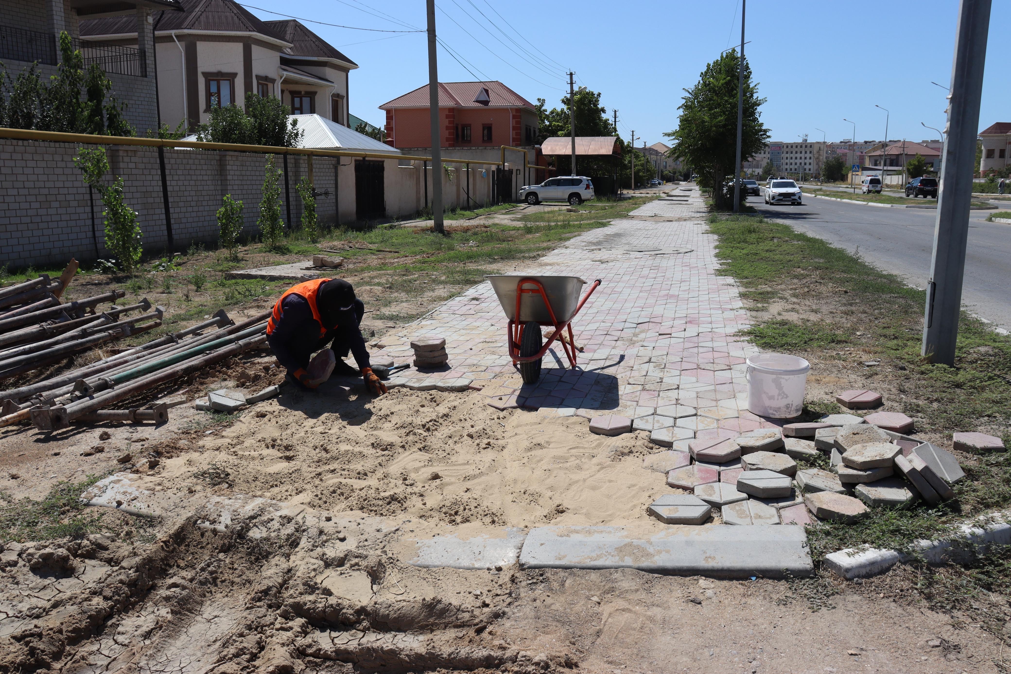 В городе Актау активно ведутся работы по благоустройству