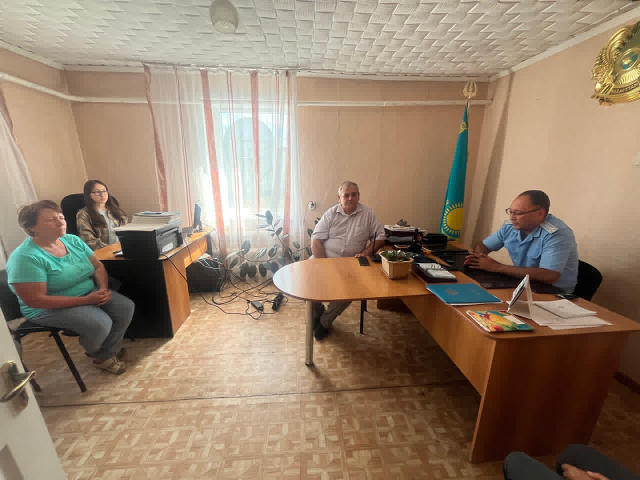 Жітіқара ауданы прокурорының орынбасары Әділет кеңесшісінің Ырсай ауылының тұрғындарымен кездесуі