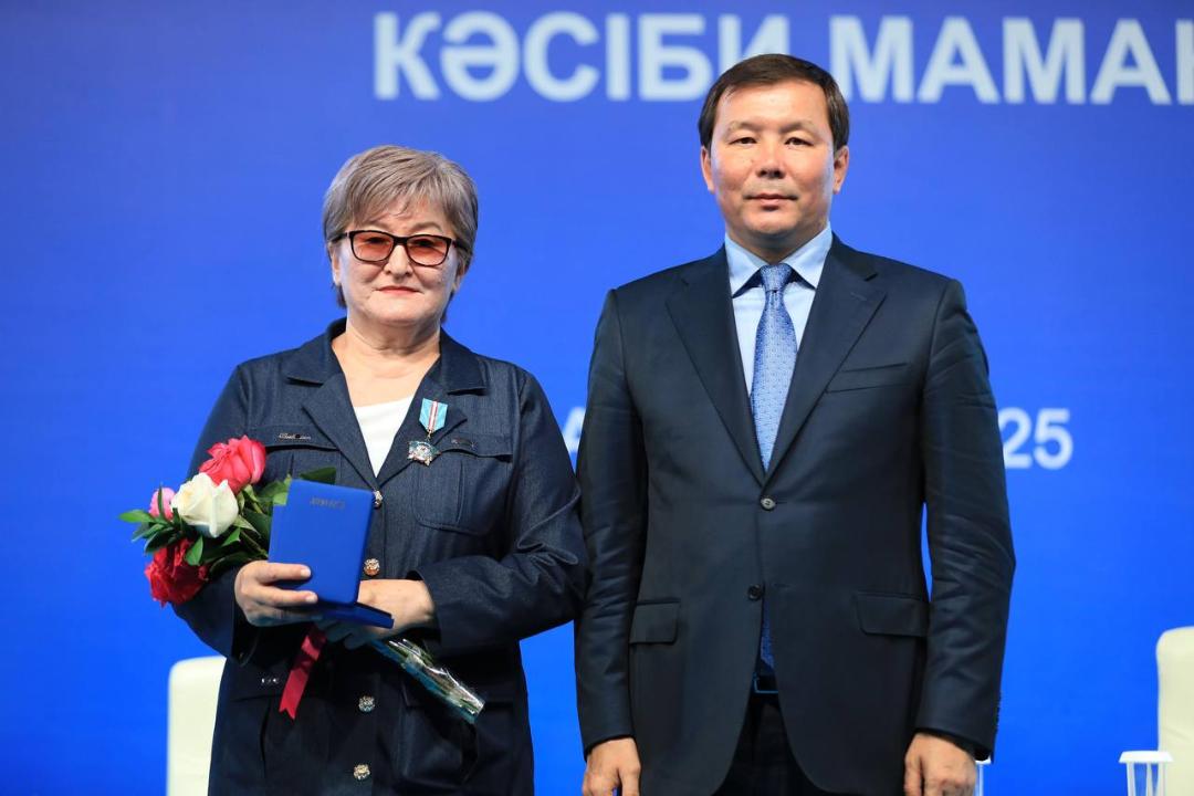 Шалқарлық ұстаз «Құрмет» орденімен наградталды