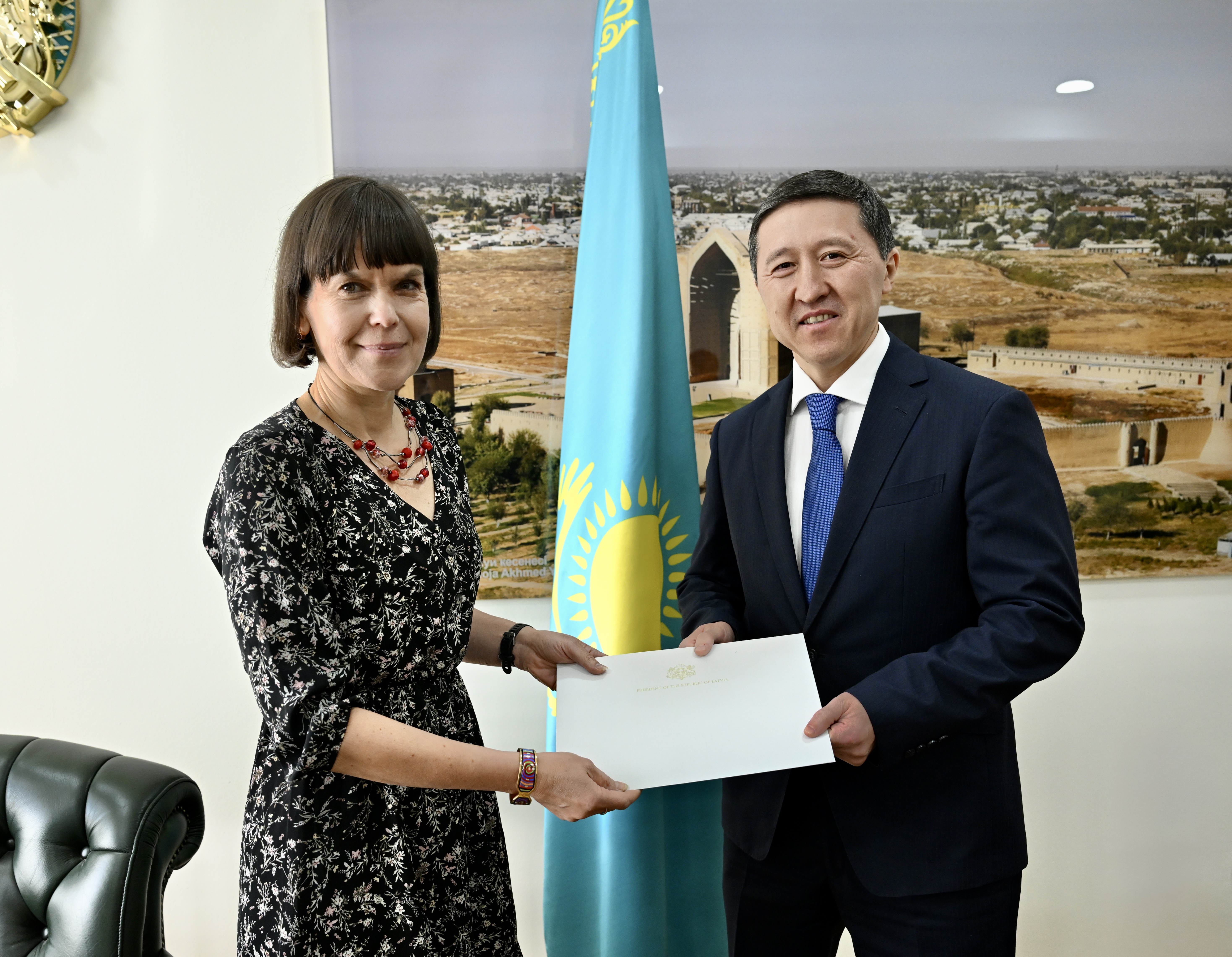 Латвияның Қазақстандағы жаңа Елшісі сенім грамоталарының көшірмесін табыстады