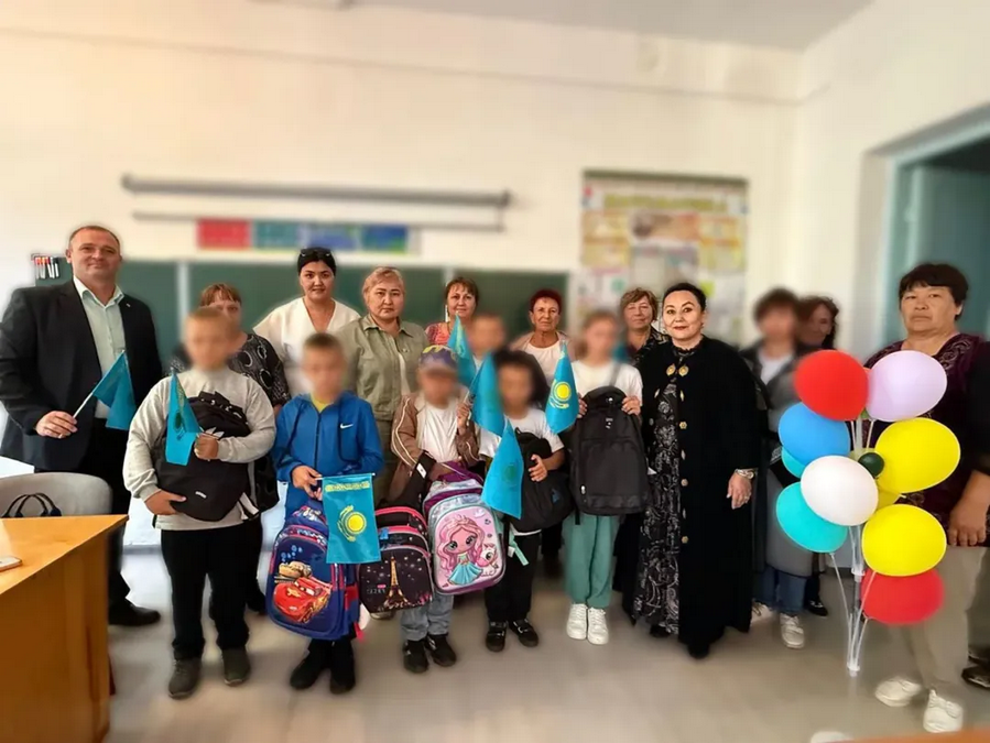 Никольское ауылында «Мектепке жол» акциясы өтті. Іс-шараға аудан әкімінің орынбасары Аскаров Ж.А. және білім бөлімінің басшысы Канафина Б.К. қатысты.