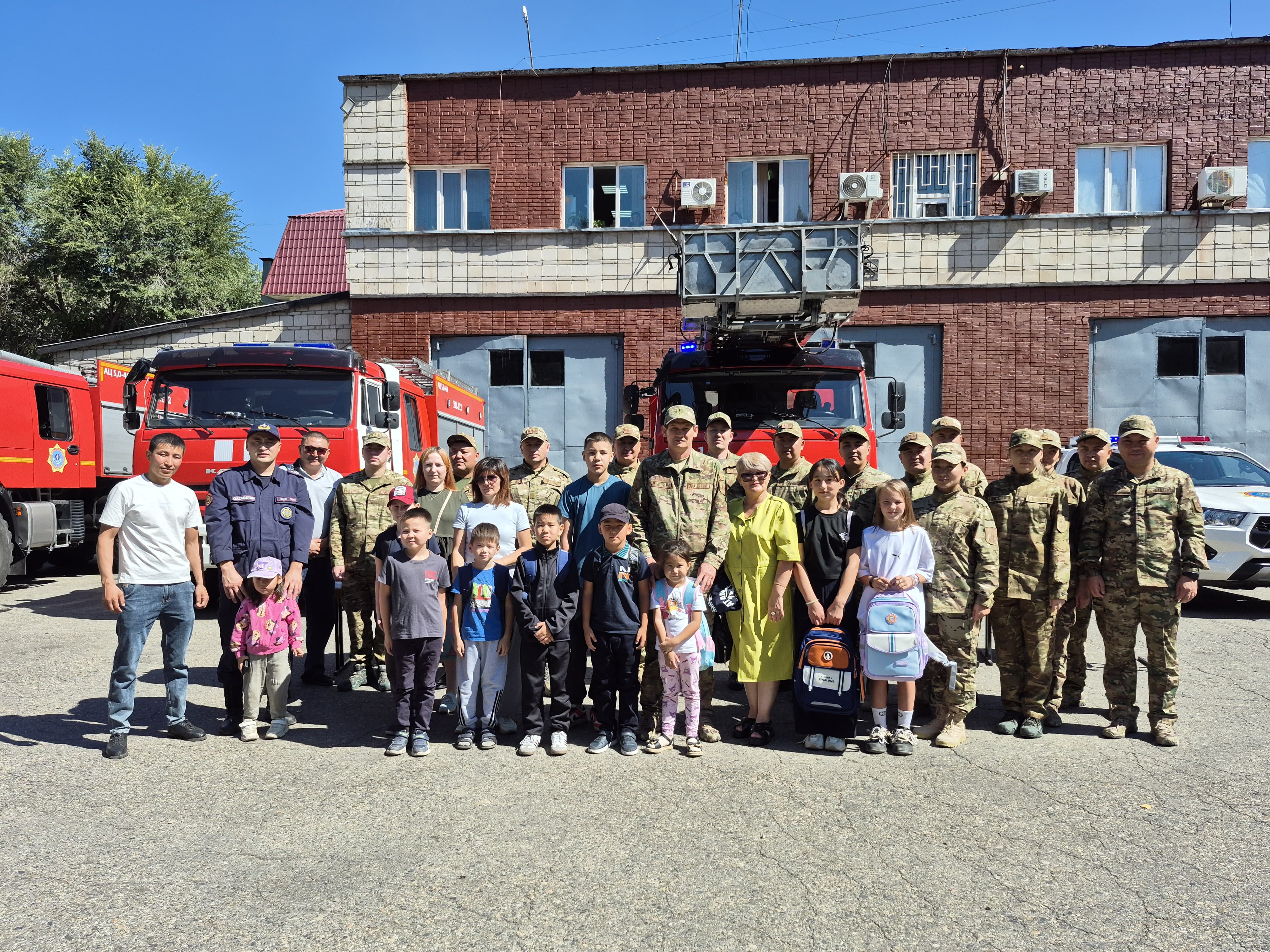 Спасатели ВКО приняли участие в акции «Дорога в школу»