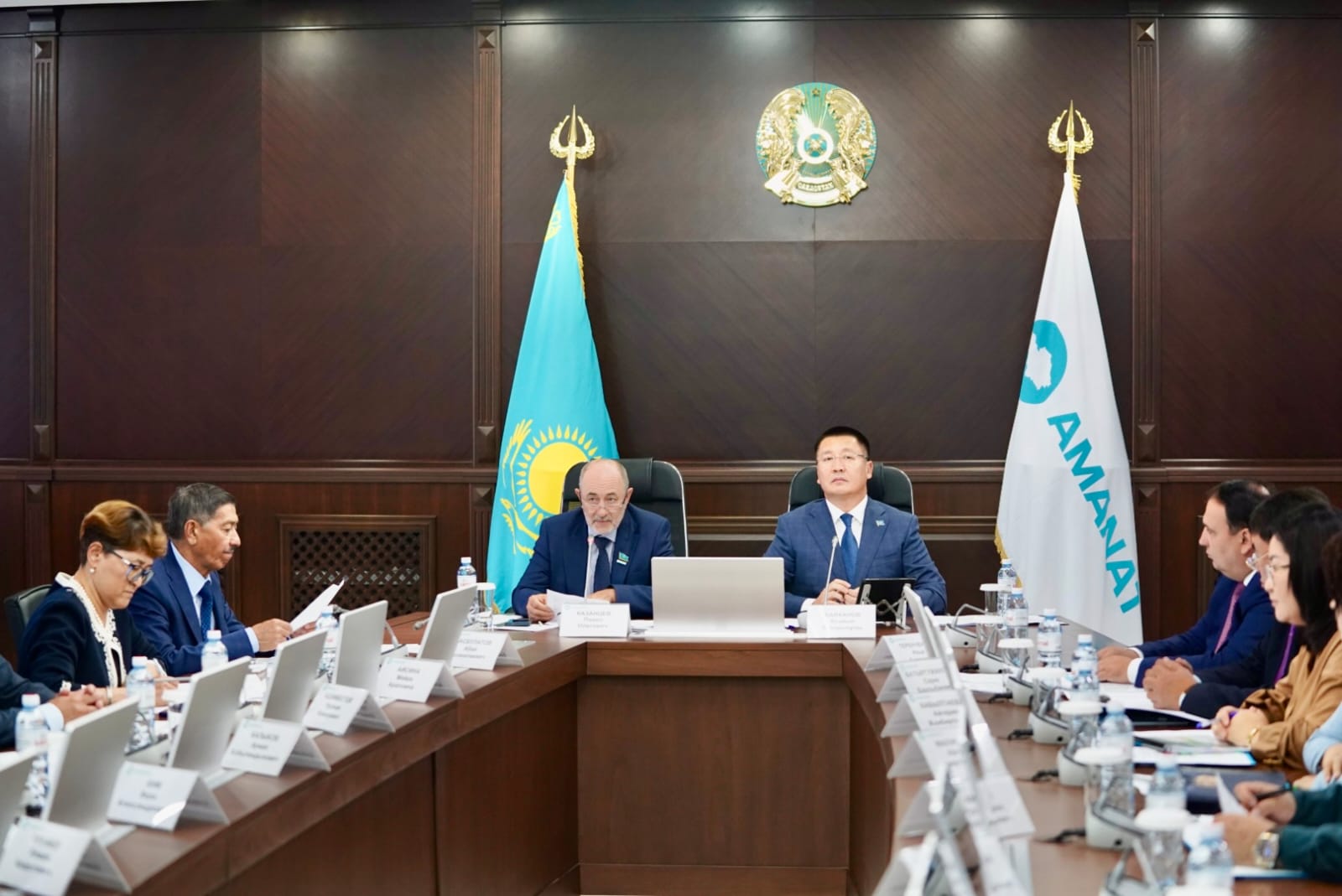 Облыс әкімі Асайын Байханов «AMANAT» партиясы жанындағы партиялық бақылау комитетінің отырысына қатысты