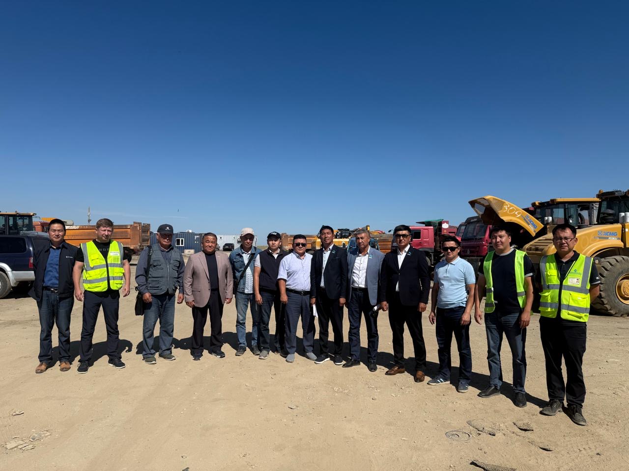 Бүгін Боғас бекетіндегі бесінші жол құрылысы бөлімшесінде облыстық мәслихат депутаты, аудандық Аманат партиялық бақылау комиссиясының төрағасы Б.Нүрпеисовтің төрағалығымен Қалбатау-Майқапшағай жол құрылысы бойынша көшпелі жиын өтті.