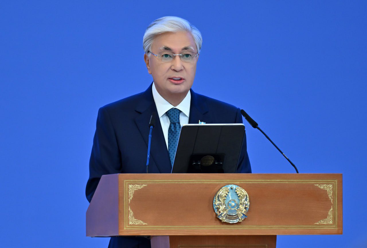 Президент Касым-Жомарт Токаев выступил на научно-практической конференции «Конституция и государственность: диалог права и будущего», посвященной 30-летию Конституции Республики Казахстан