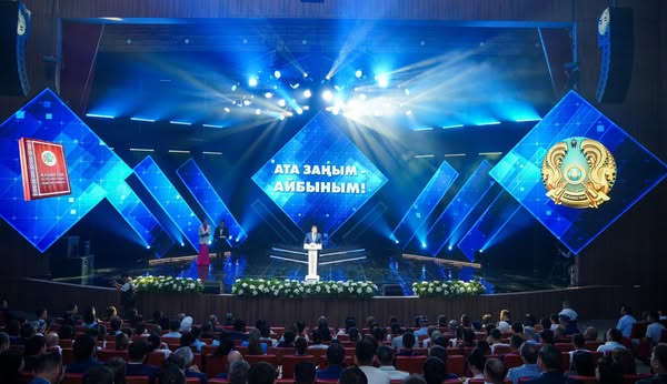 ТҮРКІСТАН ТӨРІНДЕ ҚАЗАҚСТАН РЕСПУБЛИКАСЫНЫҢ АТА ЗАҢЫ АРДАҚТАЛДЫ