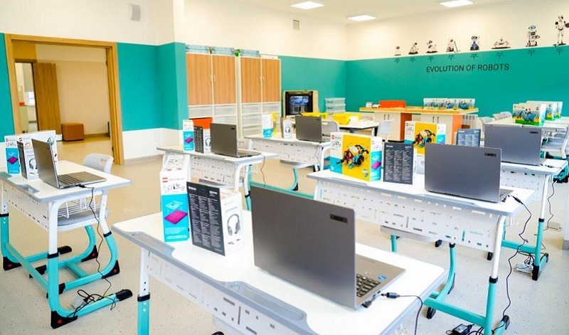 Ата Заң және білім: Астанада мектеп оқушылары үшін жасанды интеллект курстары басталады